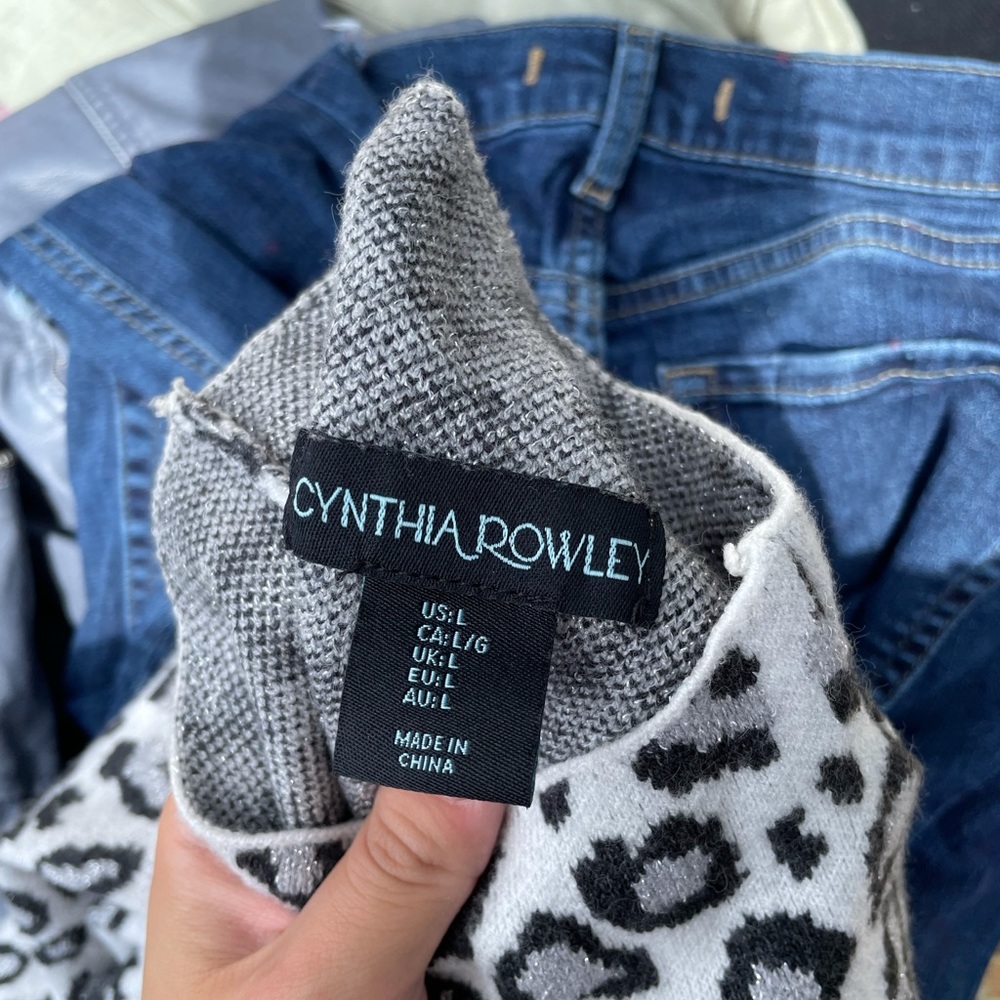 Leopard print sweater!